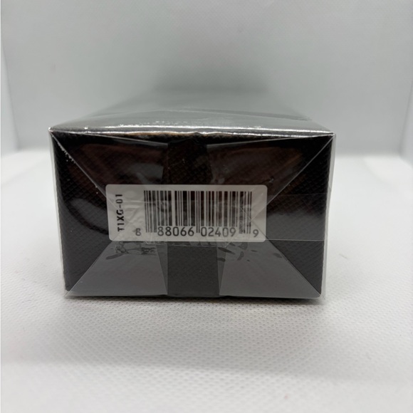 Tom Ford Oud Wood Eau de Parfum - Black with Brown Accent - Picture 4 of 4